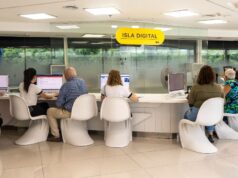 La Ciudad ofrece 24 islas digitales para ayudar a los vecinos a resolver trámites por internet