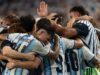 Argentina sigue adelante porque suplió la falta de ritmo y de juego con un corazón enorme