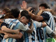 Argentina sigue adelante porque suplió la falta de ritmo y de juego con un corazón enorme