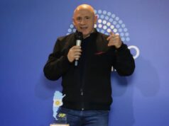 Victorio Pirillo recibió el Premio Comunas al Compromiso Ciudadano