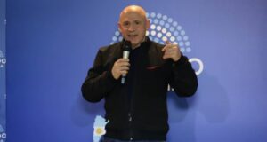 Victorio Pirillo recibió el Premio Comunas al Compromiso Ciudadano